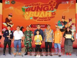 Bupati kabupaten Karo Tutup Acara Festival Bunga dan Buah Tahun 2022