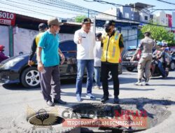 Wabup Subandi Sidak Jalan Rusak di Desa Tropodo, Betonisasi Segera Dilakukan Tahun Ini