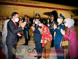 Presiden Jokowi dan Ibu Iriana Tiba di Beijing