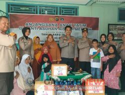 Polres Bangka Barat Berikan Bantuan Sosial Kepada Anak Yatim, Itu Dilakukan Dalam Rangka Memperingati Tahun Baru Islam 1 Muharram 1444 H