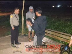 Polsek Jebus Parit Tiga Laksanakan Patroli Malam Menyusuri Jalan Jebus Parit Tiga