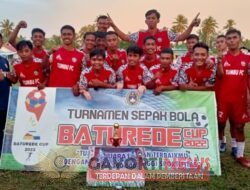 Turnamen Sepakbola Baturede Cup 2022 Desa Budong-Budong di Menangkan Team Tumbu FC Menjadi Juara Pertama Uang Tunai Sebesar Rp. 7.500.000