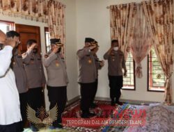 Kapolres Labuhanbatu Melayat Ke Rumah Personil Yang Meninggal Dunia