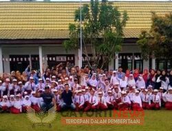 Pelaksanaan upacara bendera menyambut 17-08-2022 dalam rangka menyambut ulang tahun kemerdekaan Indonesia yang ke77 di laksanakan di halaman sekolah SD negri 013 Gasib