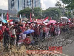 Ratusan Korban Koperasi Simpan Pinjam Sejahtera Bersama (KSPSB) Menjerit dalam Aksi Damai di Sekitaran Monas Jakarta