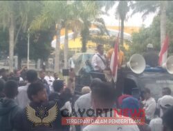Warga Kecamatan STM Hilir Geruduk Kantor DPRD Kabupaten Deli Serdang