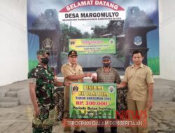 Pastikan Berjalan Lancar Dan Aman, Babinsa Koramil Panggungrejo Dampingi Penyaluran BLT DD