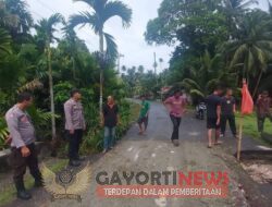 RESPON CEPAT KANIT BINMAS & BABHIN KAMTIBMAS UNTUK MENGHINDARI BENTROK ANTAR WARGA AKIBAT JEMBATAN DARURAT