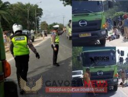 Diduga Tergilas Truk, Seorang Pemotor Terkapar di Duri