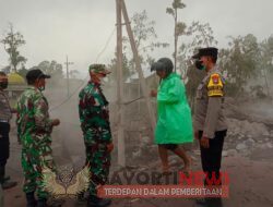 Semeru Erupsi, Polres Lumajang Siagakan Personil di Jalur Penyeberangan Curah Kobokan