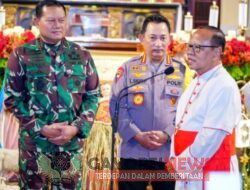 Tinjau Gereja di Malam Natal, Kapolri Pastikan TNI-Polri Beri Rasa Aman Sepanjang Nataru