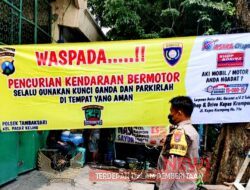 Spanduk  himbauan waspada curanmor   Kapolsek Tambaksari Kompol Ari Bayuaji, SE SIK M.Si 