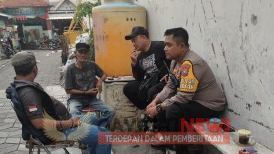 Kapolsek Tambaksari Kompol Ari Bayuaji.,S.E.,S.I.K.,M.Si melaksanakan Patroli Sambang Warga