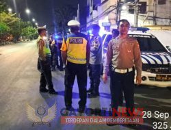 Polsek Tambaksari melakukan patroli Kejahatan Malam di beberapa lokasi rawan kriminalitas