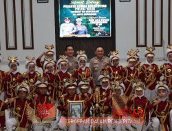 *RATUSAN POCIL GERUDUK POLRESTABES SURABAYA*