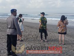 Satpolair Polres Badung Lakukan Patroli Dialogis Di Seputaran Pantai Petitenget