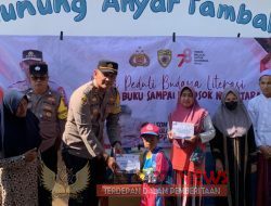 Peduli Budaya literasi Kapolsek gunung Anyar berikan bantuan