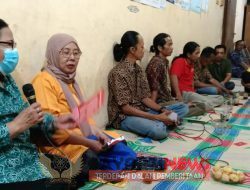 *SOSIALISASI BAHAYA NARKOBA : KOMITMEN WARGA PUTAT JAYA SURABAYA MELAWAN NARKOBA*