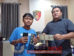 Pelajar SMA negeri ucapkan terima kasih kepada Kanit Reskrim Polsek Kenjeran