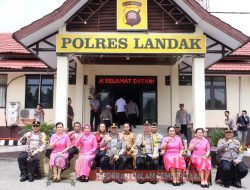 *Tingkatkan Profesionalitas Dan Perkuat Soliditas, Kapolda Kalbar Beri Arahan Kepada Personel Polres Landak dan polres Sanggau*