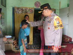 Polres Blitar Salurkan Bansos Bagi Anak Penderita Atresia