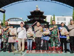 Bulan Bakti TNI-Polri, Polrestabes Surabaya Gelar Bakti Kesehatan dan Bakti Sosial di Masjid Muhammad Cheng Hoo*