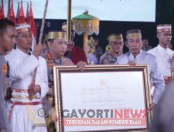 Kapolri Diberi Gelar Adat-Pusaka oleh Dewan Adat dan Kerajaan di Sulawesi Selatan