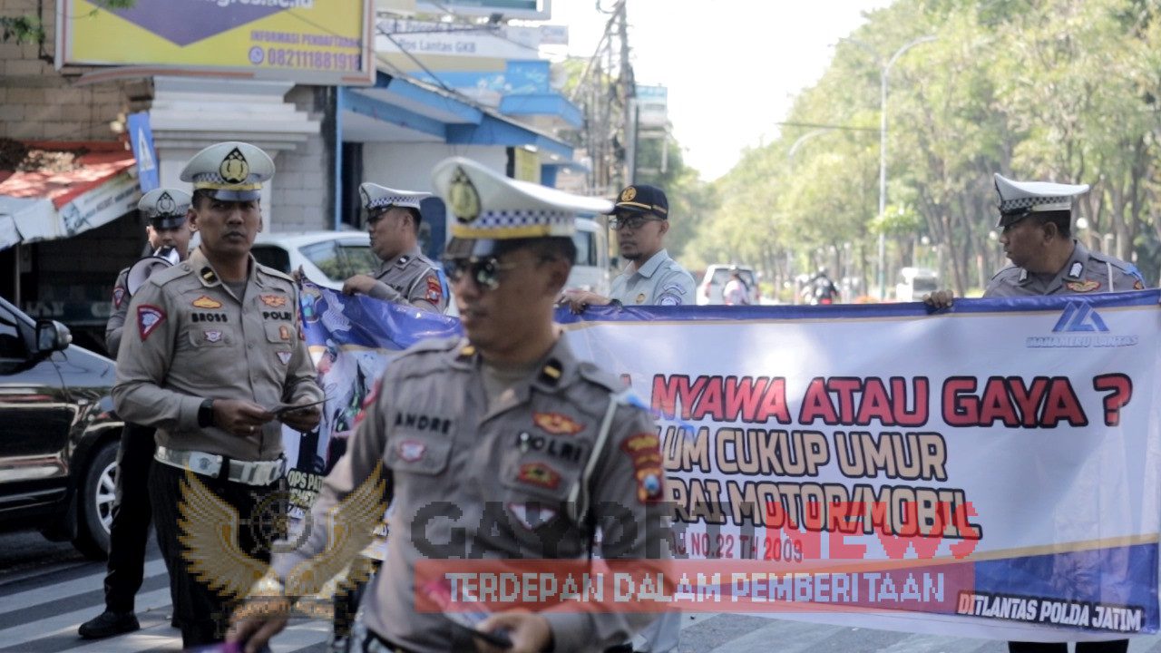 Satlantas Polres Gresik Bagikan Himbauan  Sosialisasi Keselamatan 