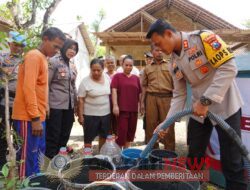 Droping Air Bersih di Desa Dayakan Polres Ponorogo Akan Bangun Sumur Bor Lagi