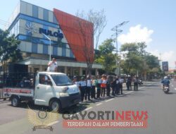 *Demo Terkait Beras Bantuan Ber Aroma Cairan Pembasmi Hama, GARAD Tantang BULOG Jatim Berani Teken MoU Jaminan Kesehatan*