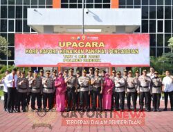 Upacara Kenaikan Pangkat Pengabdian Terbaik Dua Anggota Polres Gresik
